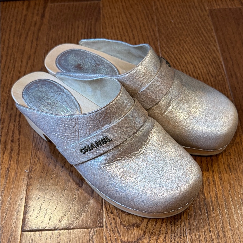 CHANEL Metallic Gold Clogs